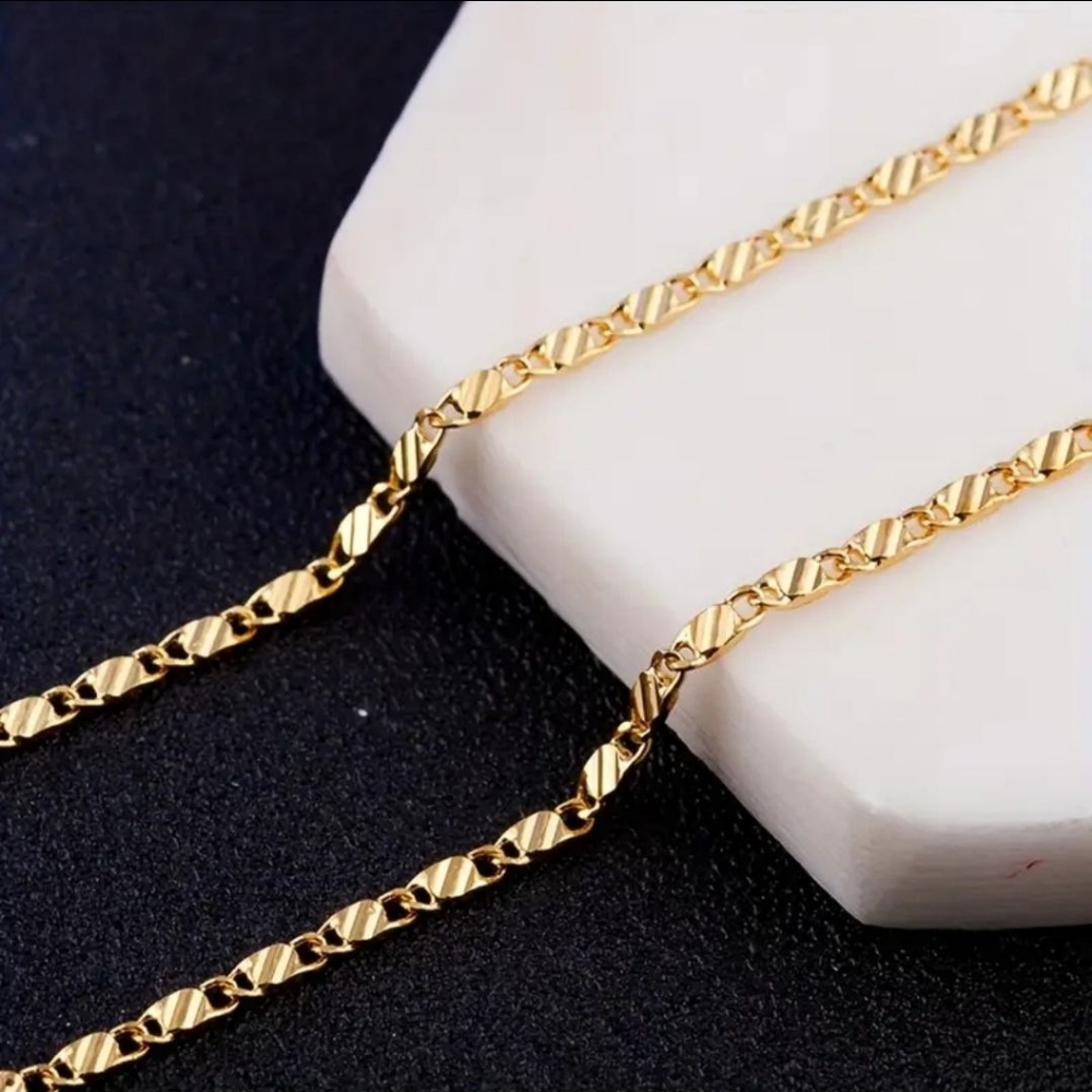 NWT 14K GOLD PLATED CHAIN
